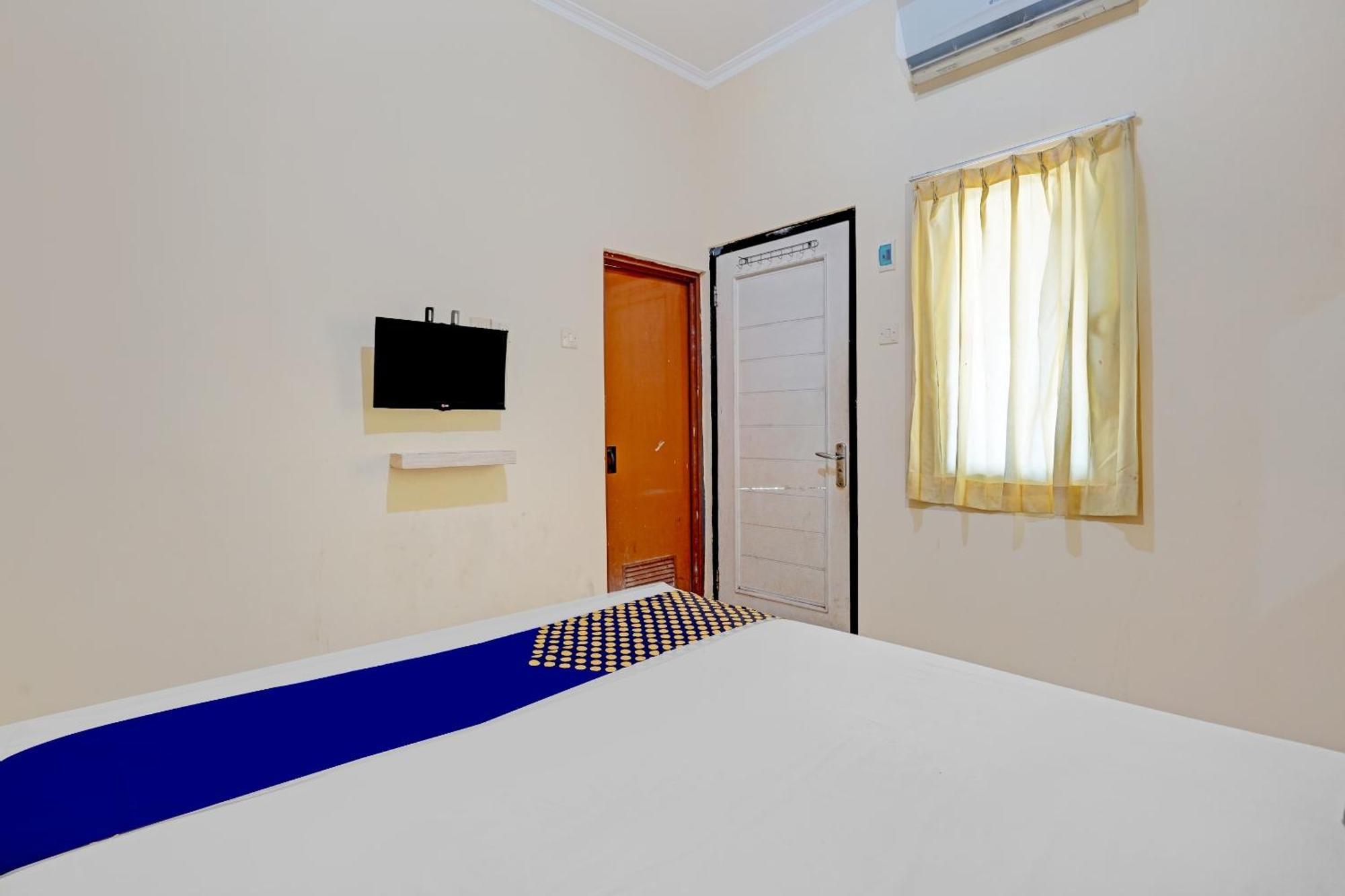 Oyo 90622 Hotel Galaksi Ponorogo Zewnętrze zdjęcie